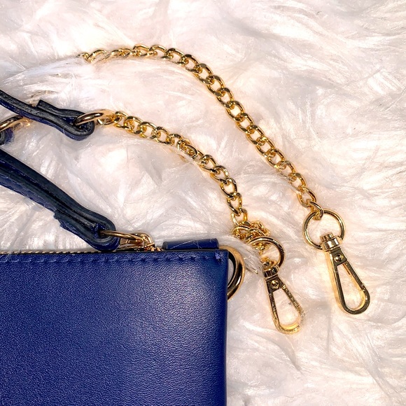 A new day wristlet clutch or crossbody bag - Picture 3 of 6